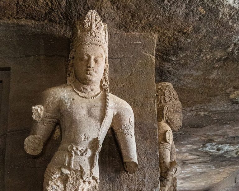 elephanta-caves-tour-by-magical-mumbai-tours