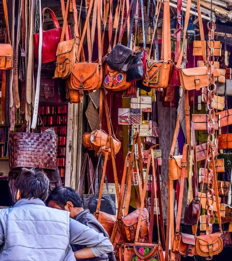Colaba Causeway - magical mumbai tours